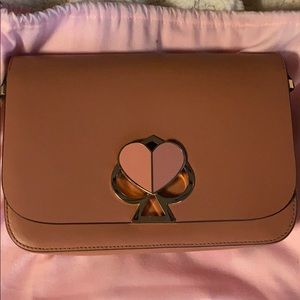 Nicola twistlock médium shoulder bag